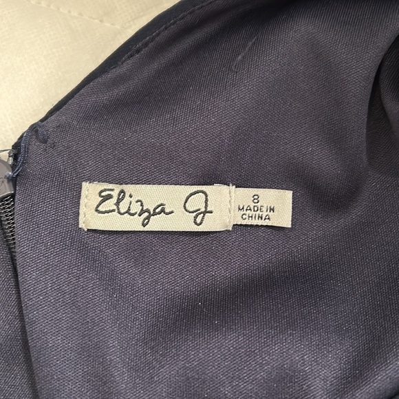 Eliza J Beaded Shoulder Cap Sleeve Jersey Dress Cocktail dress size 8 - Picture 9 of 10